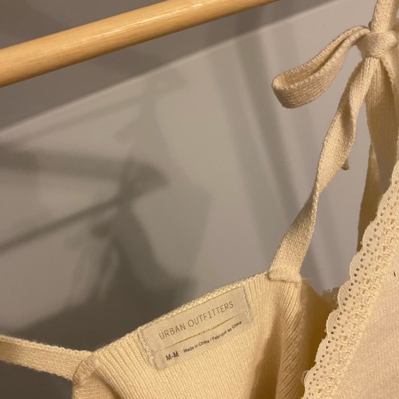 Cream urban outfitters tank top with bow tie straps - Picture 3 of 3